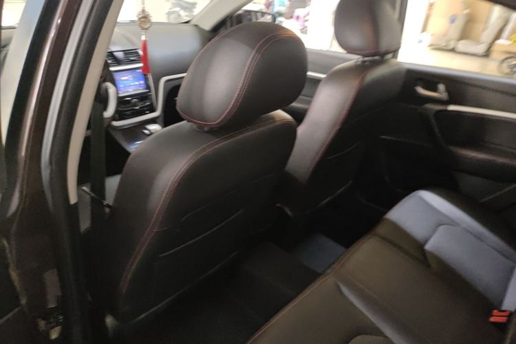 GEELY Emgrand 2015 car image #15