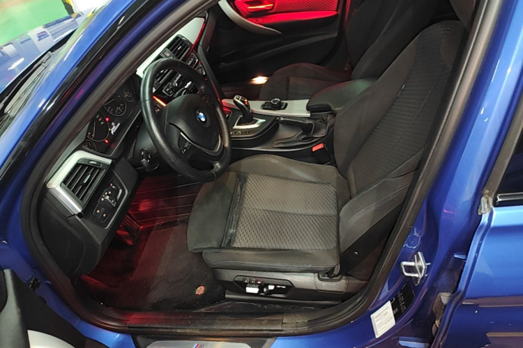 BMW 3 Series 2017 car image #15