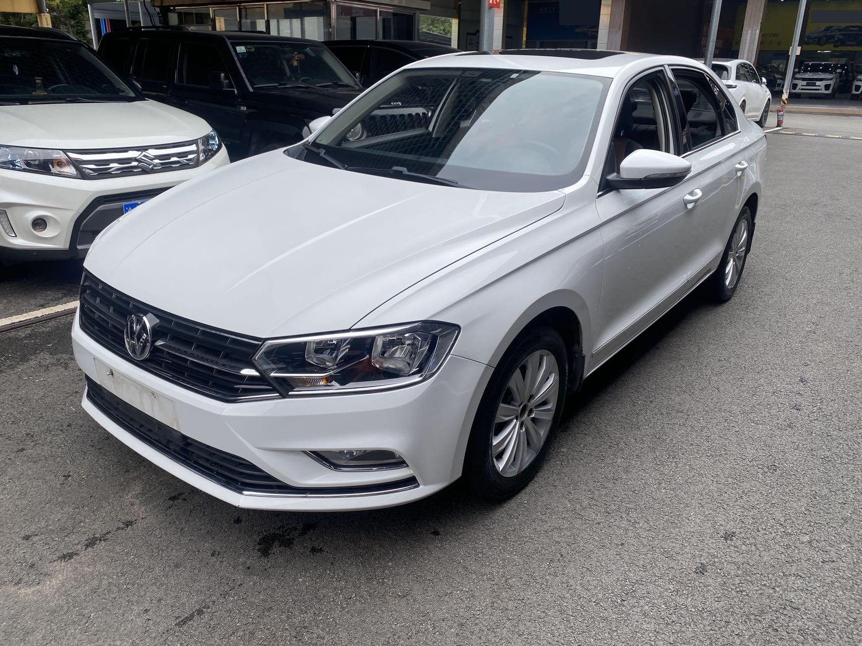 Volkswagen Bora 2016 car image 