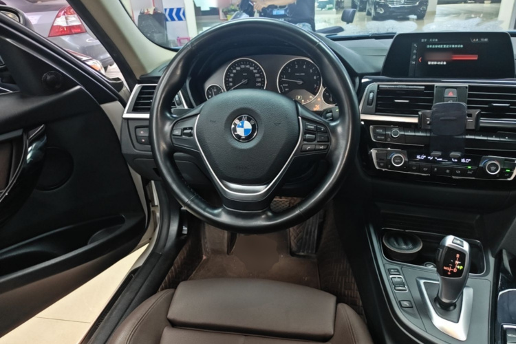 BMW 3 Series 2017 #11 BMW 3 Series 2017 car image #11