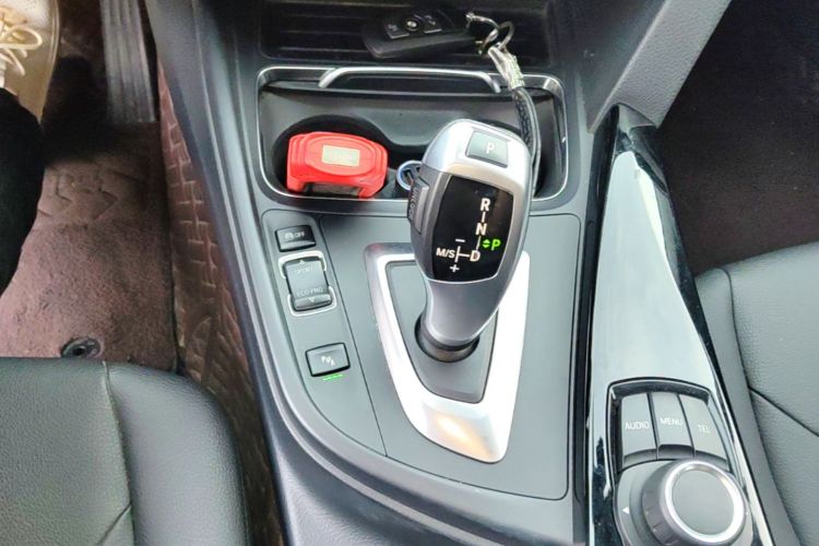 BMW 3 Series 2017 #14 BMW 3 Series 2017 car image #14