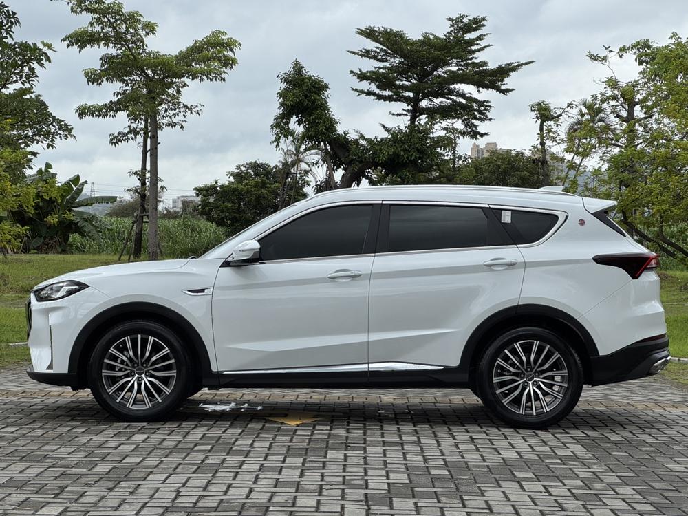 Jetour X70 PLUS 2023 car image #4