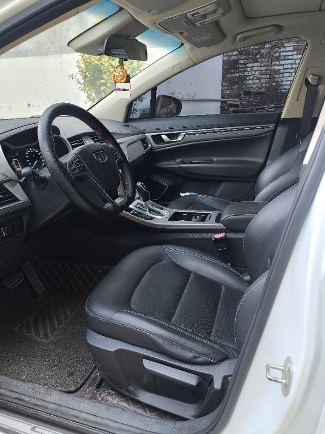 GEELY Emgrand GS 2018 car image #4