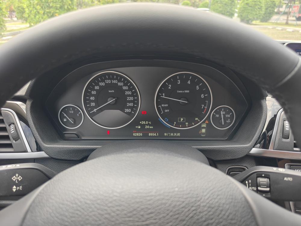 BMW 3 Series 2019 car image #13