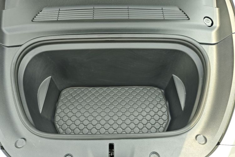 Tesla Model Y 2023 #20 Tesla Model Y 2023 immagine di auto #20