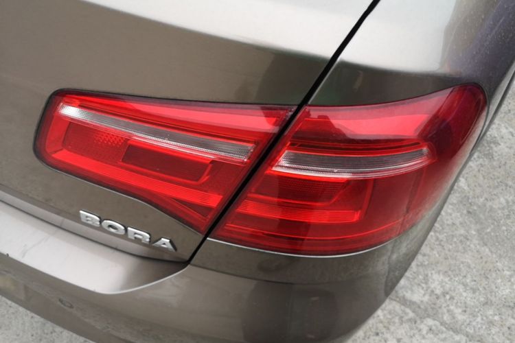 Volkswagen Bora 2015 car image #8