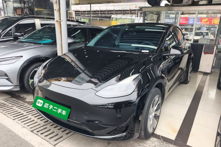 Tesla Model Y 2023 #2 Tesla Model Y 2023 car image #2