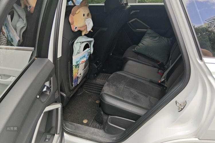 Audi Q3 2023 car image #19