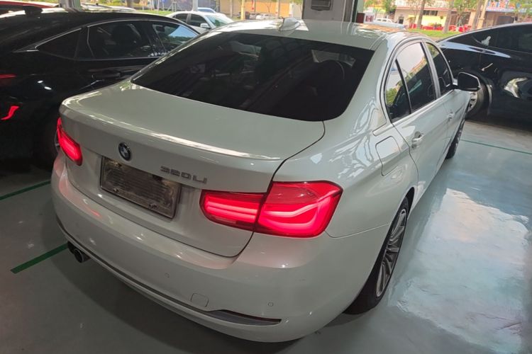 BMW 3 Series 2019 car image #7
