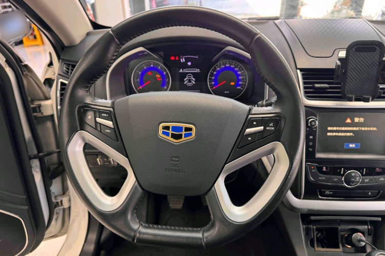 GEELY Emgrand 2015 car image #18