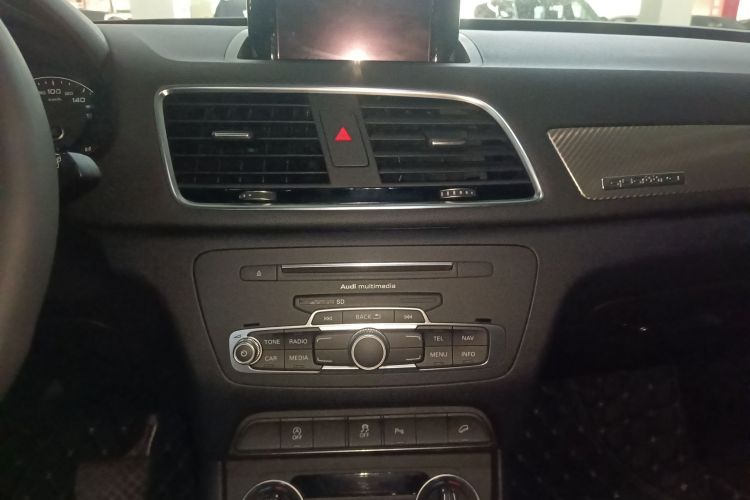 Audi Q3 2019 immagine di auto #17