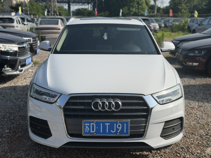 Audi Q3 2019 car image #2