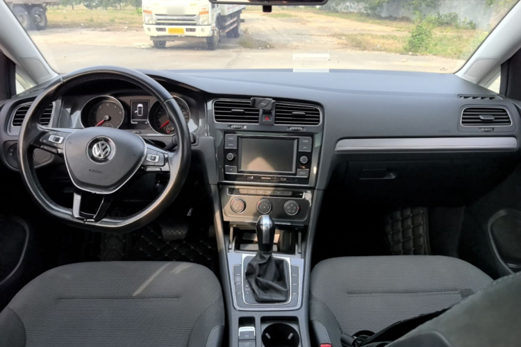 Volkswagen Golf 2019 #10 Volkswagen Golf 2019 изображение автомобиля #10