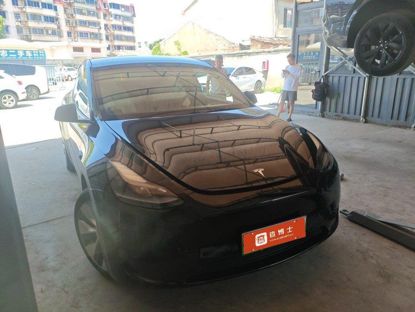 Tesla Model Y 2023 #2 Tesla Model Y 2023 car image #2