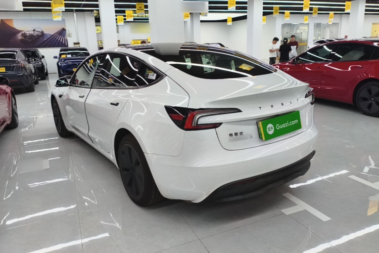 Tesla Model 3 2025 #5 Tesla Model 3 2025 car image #5