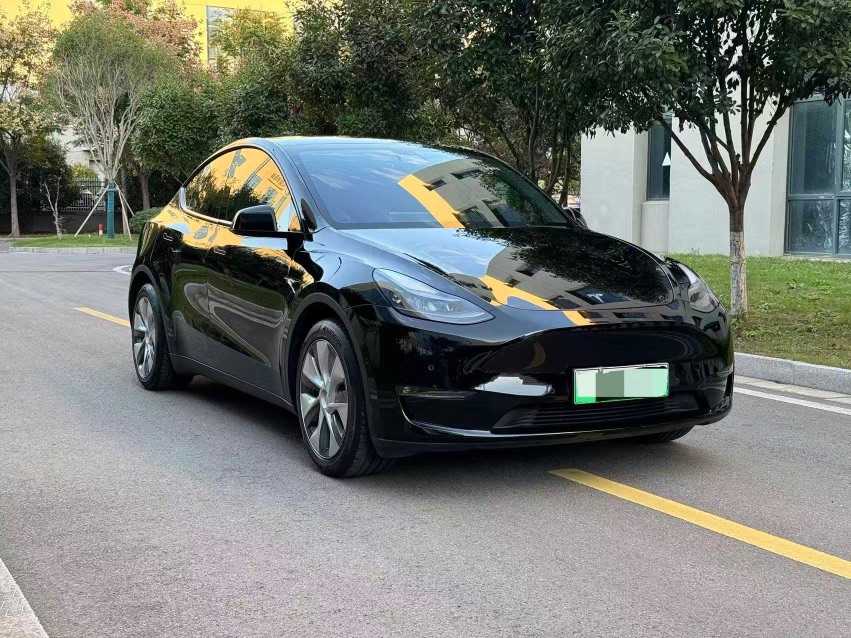 Tesla Model Y 2022 изображение автомобиля #3