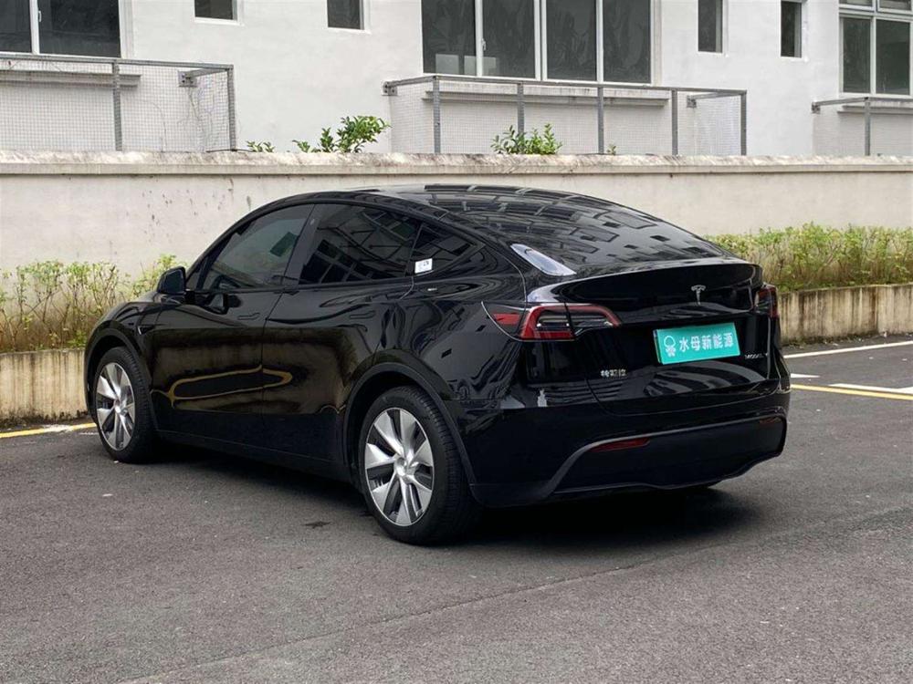Tesla Model Y 2022 #5 Tesla Model Y 2022 car image #5