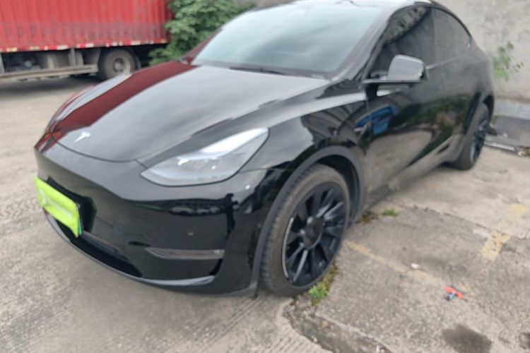 Tesla Model Y 2023 #2 Tesla Model Y 2023 car image #2