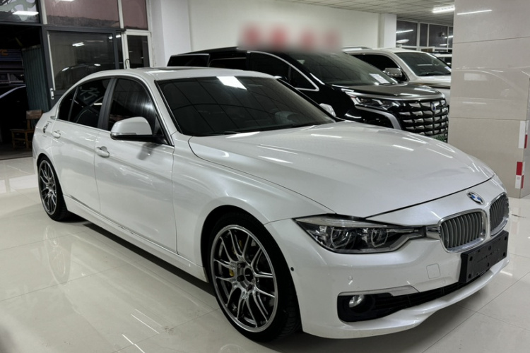 BMW 3 Series 2019 #3 BMW 3 Series 2019 car image #3