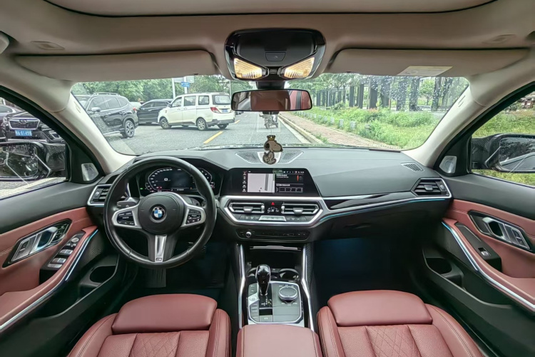 BMW 3 Series 2022 car image #11