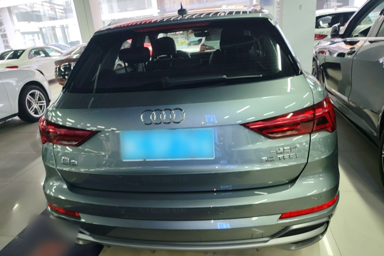 Audi Q3 2021 car image #6