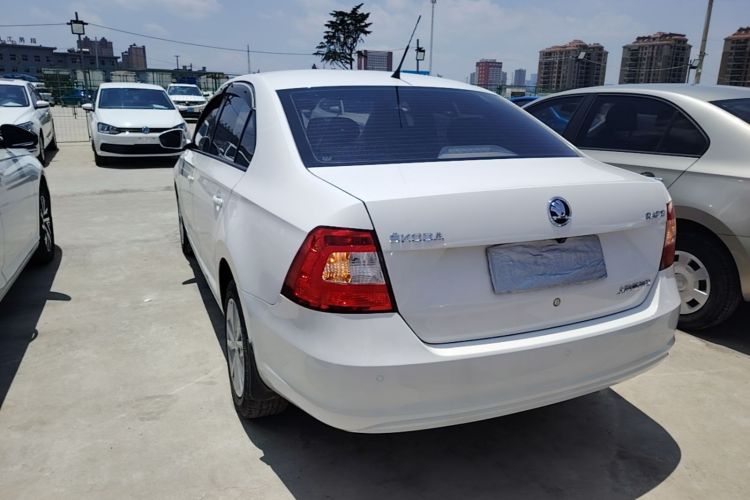 Skoda Rapid 2016 image de voiture #5