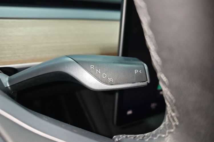 Tesla Model Y 2022 #14 Tesla Model Y 2022 car image #14