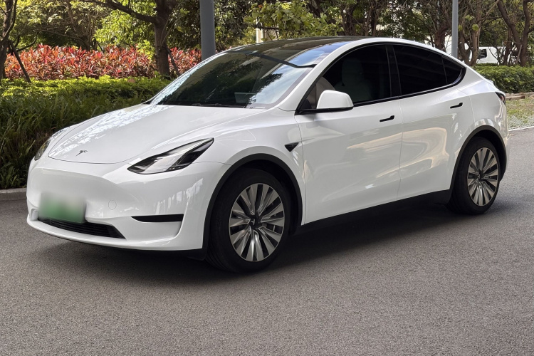 Tesla Model Y 2022 #2 Tesla Model Y 2022 car image #2