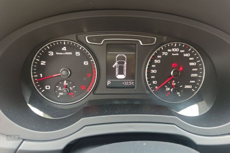 Audi Q3 2014 immagine di auto #13