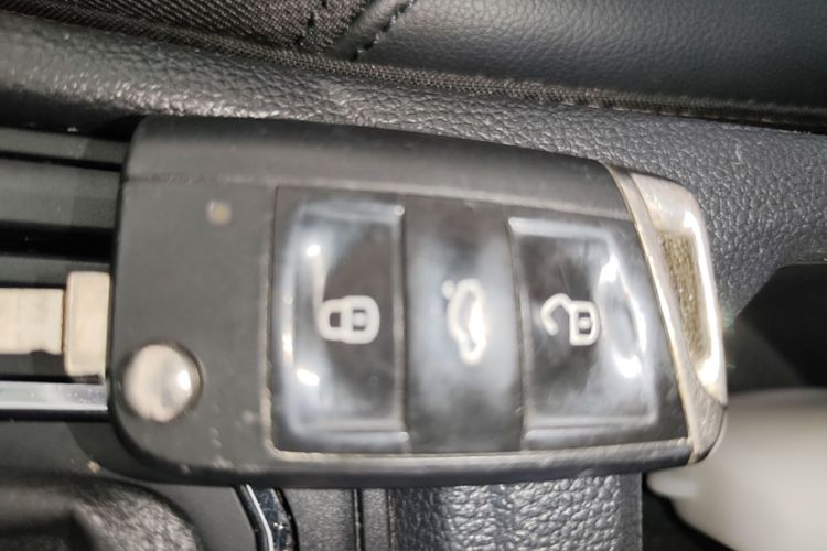 Volkswagen Lavida 2019 car image #9