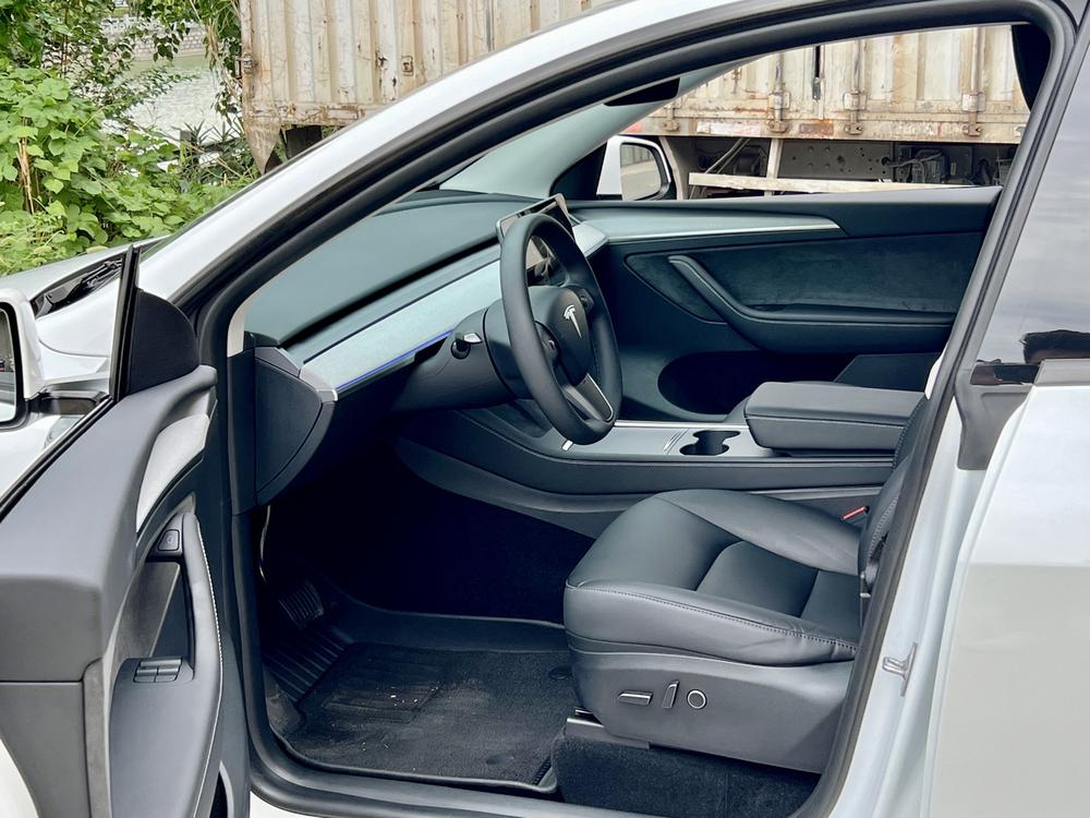 Tesla Model Y 2024 #12 Tesla Model Y 2024 car image #12