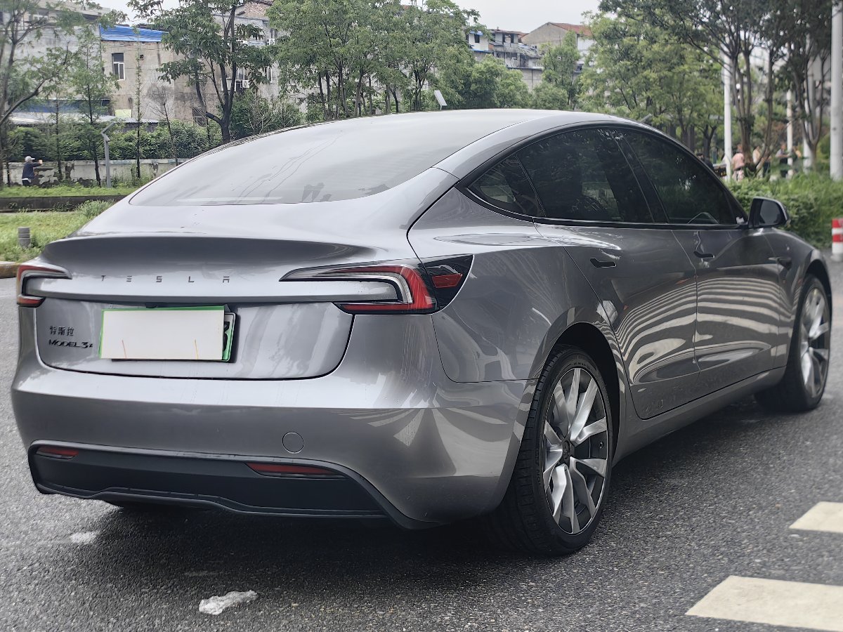 Tesla Model 3 2025 car image #4