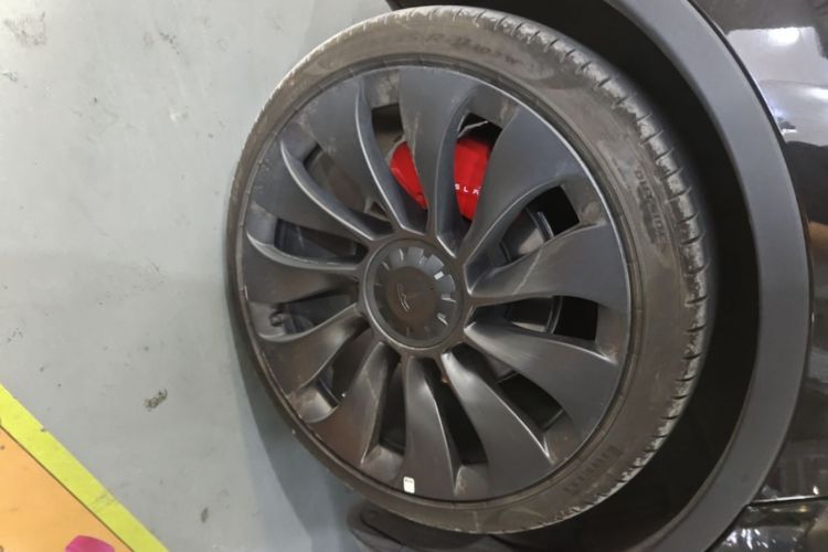 Tesla Model Y 2022 car image #10