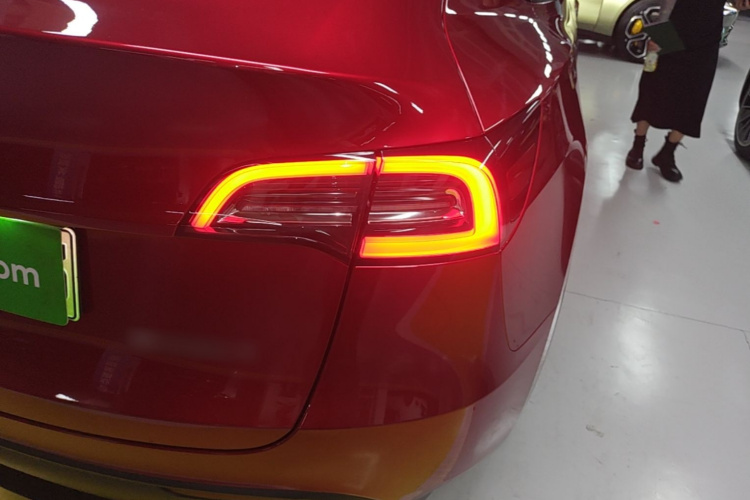 Tesla Model Y 2024 #8 Tesla Model Y 2024 immagine di auto #8