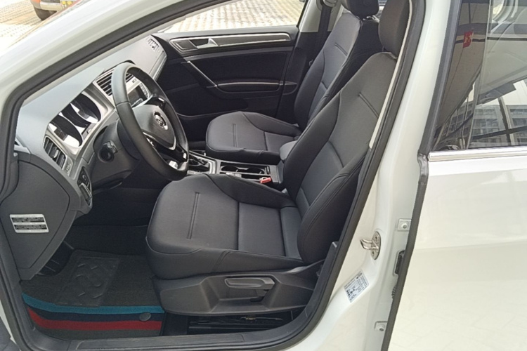 Volkswagen Golf 2016 car image #15