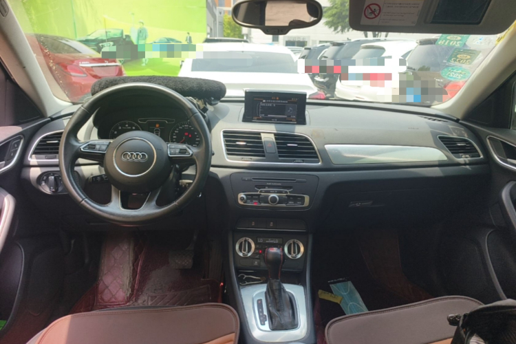 Audi Q3 2016 car image #11