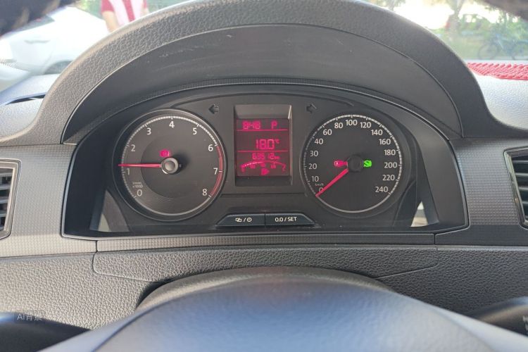 Volkswagen Santana 2018 car image #13