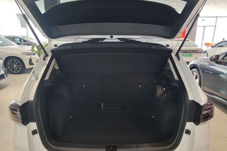 Volkswagen Tharu 2023 car image #19