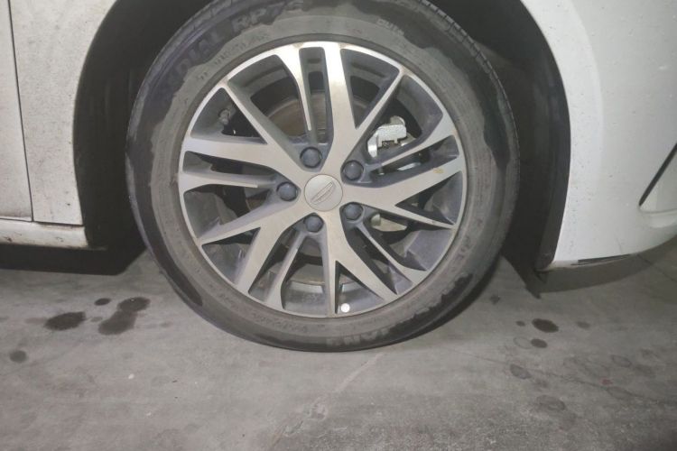 GEELY Emgrand 2022 immagine di auto #6