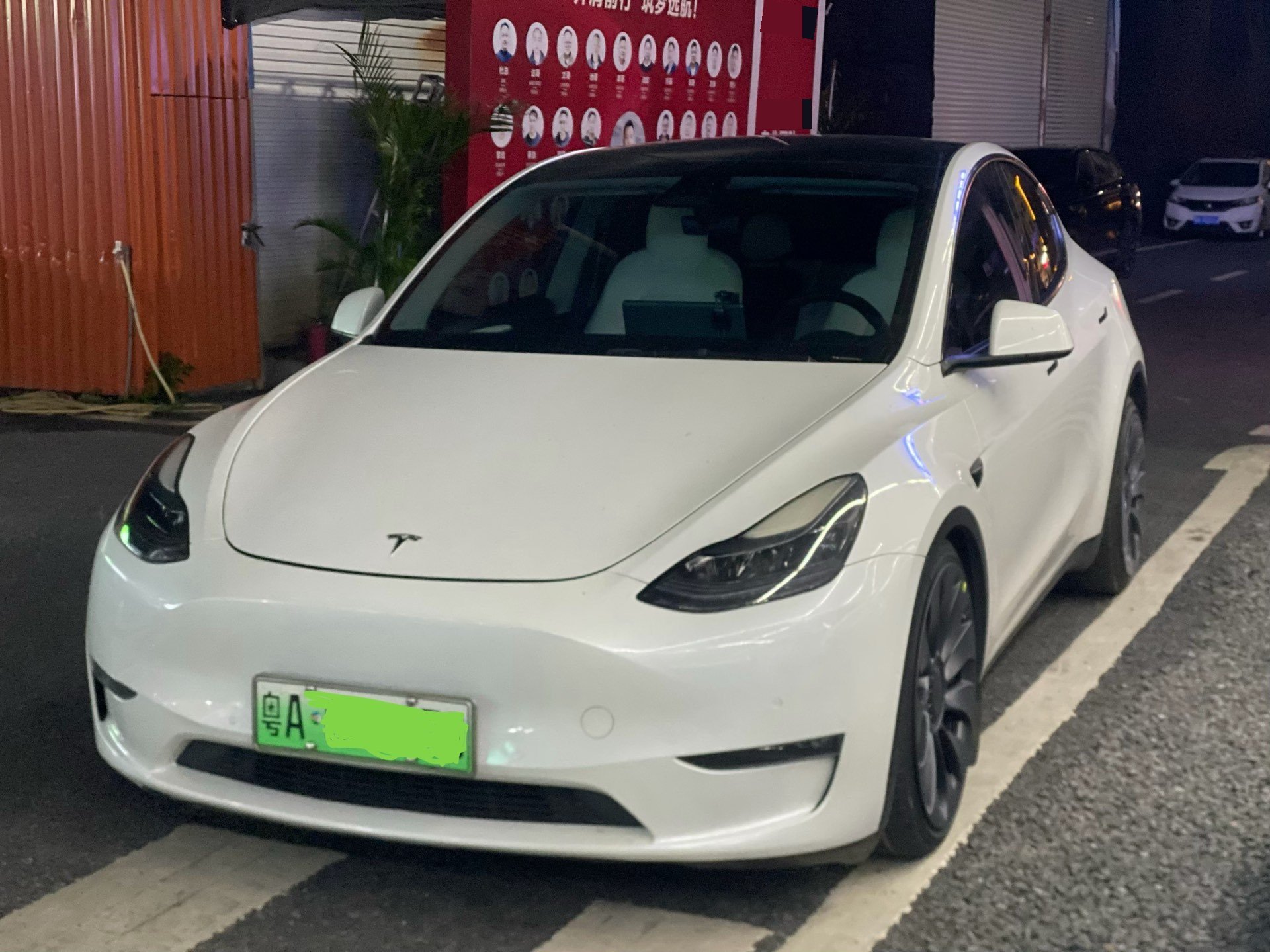 Tesla Model Y 2022 Tesla Model Y 2022 car image