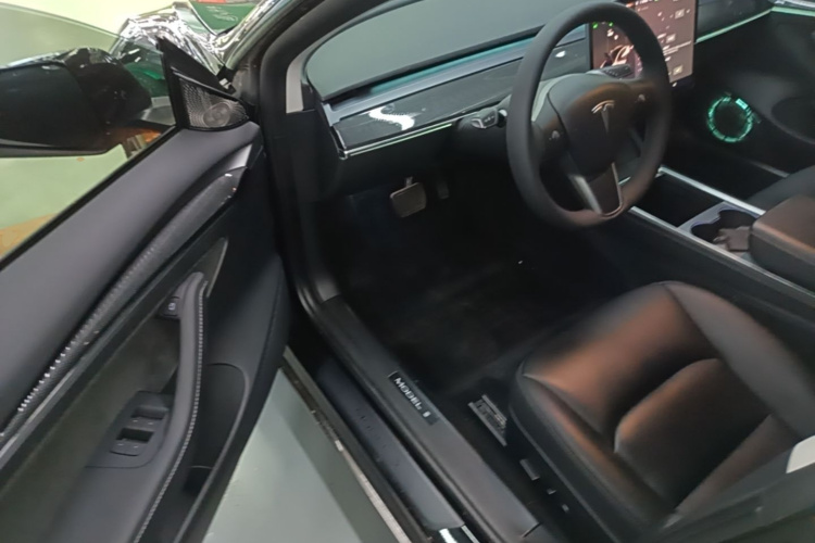 Tesla Model 3 2022 car image #16