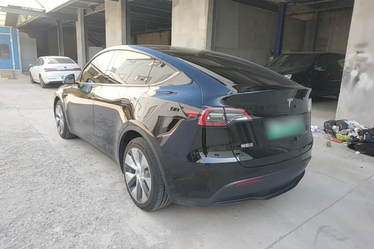 Tesla Model Y 2021 #5 Tesla Model Y 2021 car image #5