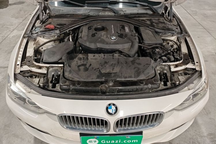 BMW 3 Series 2018 car image #20