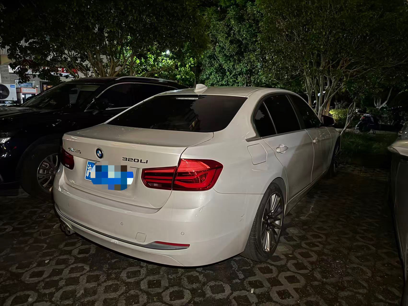 BMW 3 Series 2019 car image #2