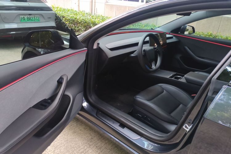 Tesla Model 3 2025 car image #12