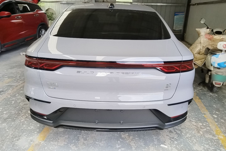 BYD Han 2025 car image #6