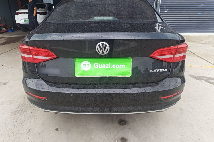 Volkswagen Lavida 2018 car image #4