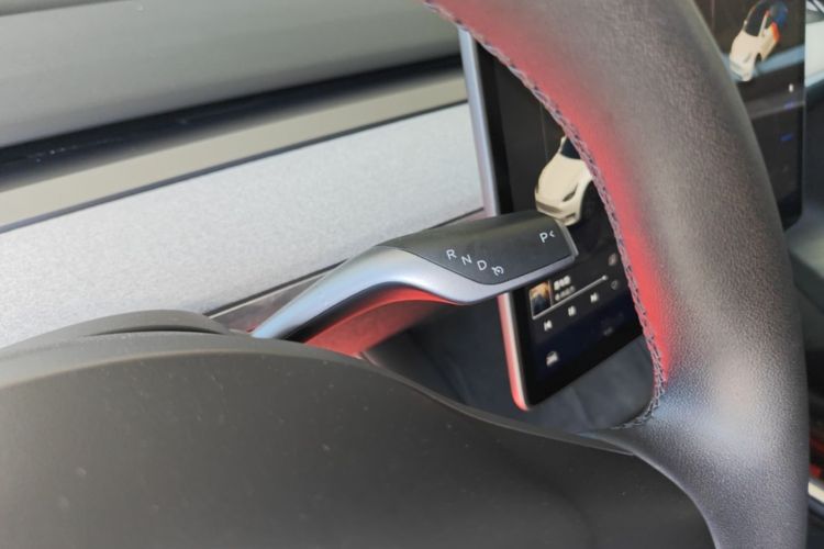 Tesla Model Y 2024 #14 Tesla Model Y 2024 image de voiture #14