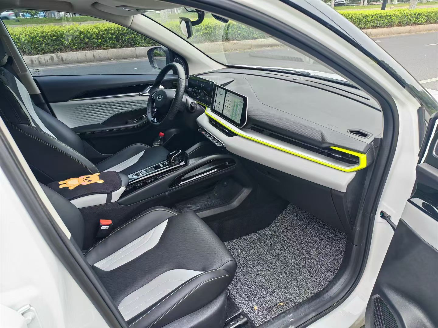 GEELY Coolray 2023 car image #6