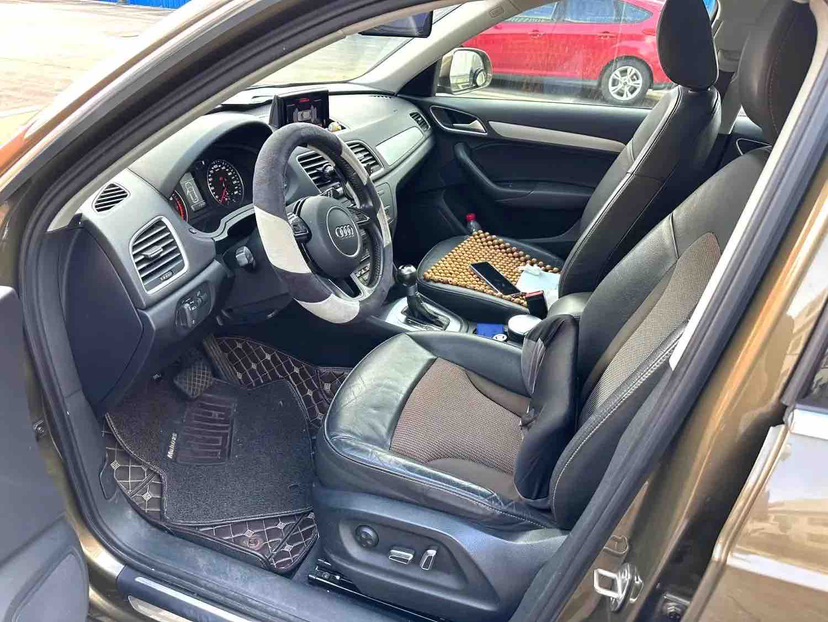 Audi Q3 2018 car image #2